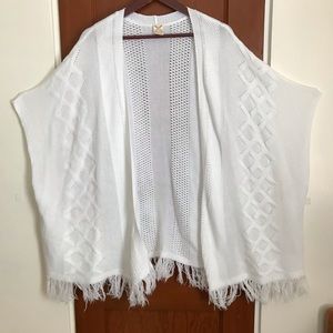 Plus size Faded Glory white shawl